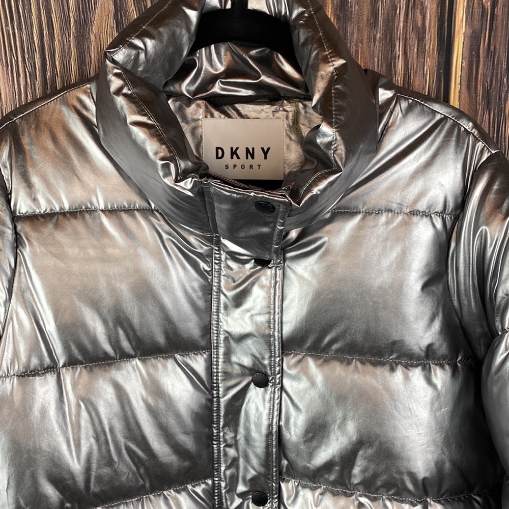 Woman’s DKNY Sport Silver Puffer Jacket- Size Lg - Picture 4 of 12